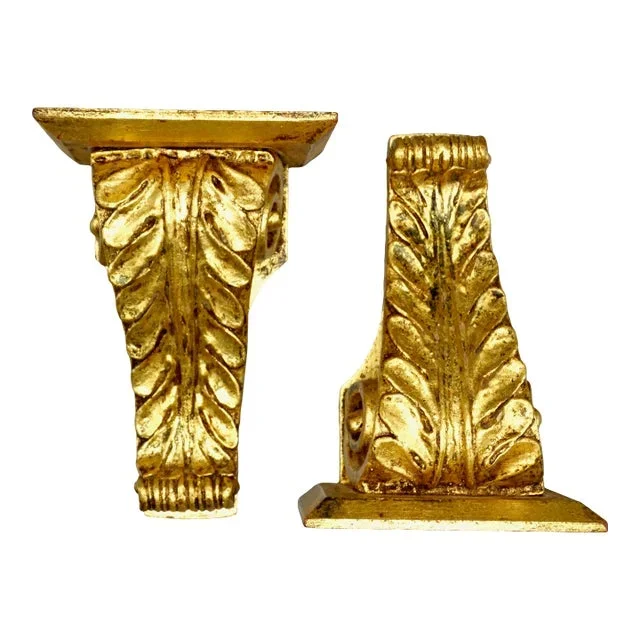 Italian Acanthus Leaves Gilt Wall Brackets Shelves, a Pair