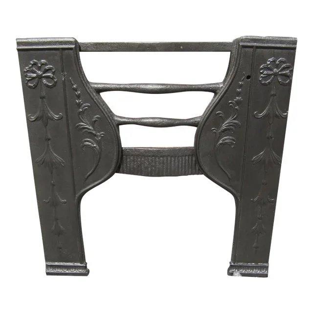 Reclaimed English Antique Georgian Hob Grate Fireplace, Cast Iron 1790s